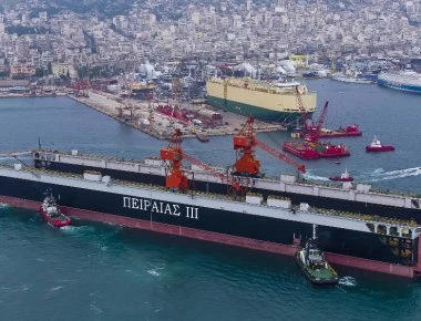 Βίντεο: Εντυπωσιακά πλάνα από τη νέα μεγάλη πλωτή δεξαμενή στο Πέραμα